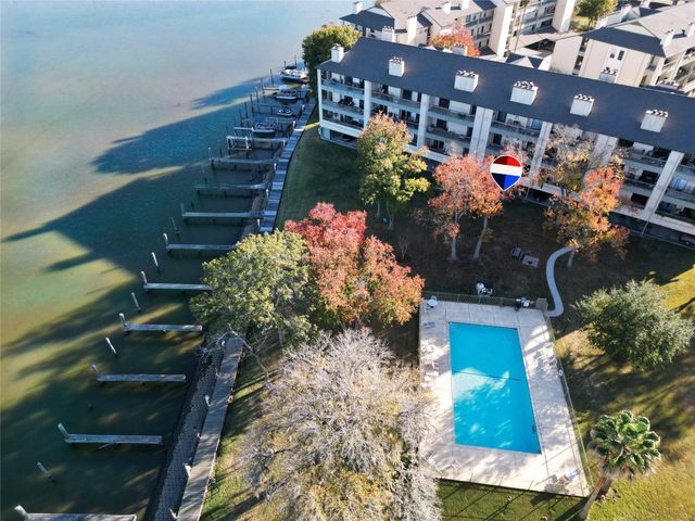 18809 Egret Bay Boulevard 304, Webster, TX 77058