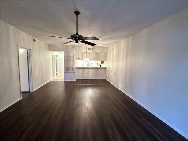 18809 Egret Bay Boulevard 304, Webster, TX 77058