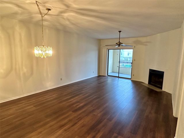 18809 Egret Bay Boulevard 304, Webster, TX 77058