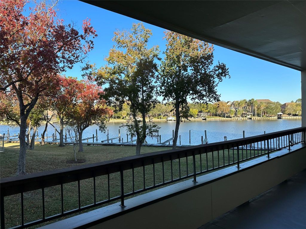 18809 Egret Bay Boulevard 304, Webster, TX 77058