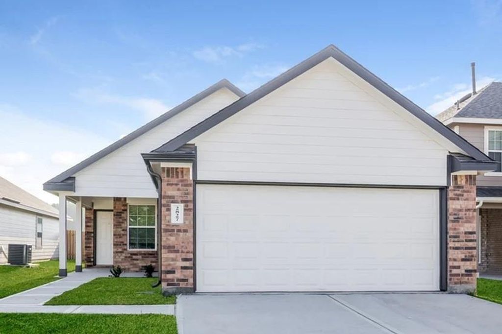 2827 Briggs Drive, Conroe, TX 77301