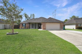 9198 Cypress Lake Dr, Denham Springs, LA 70726