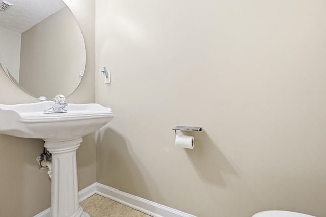 240 Darenia Lane, Lexington, KY 40511