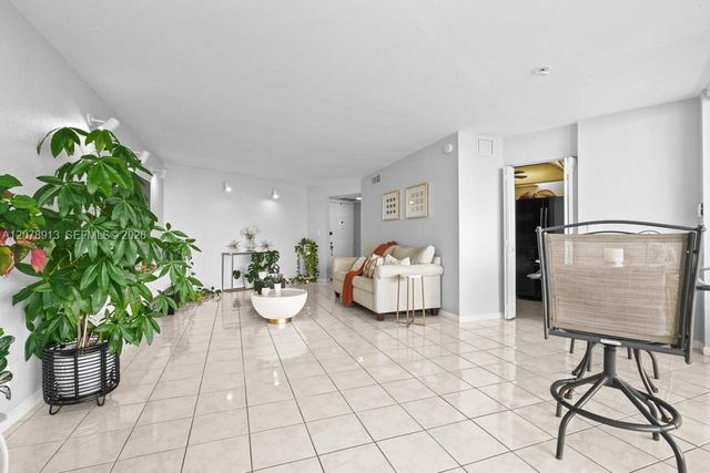 6901 Environ Boulevard 7F, Lauderhill, FL 33319