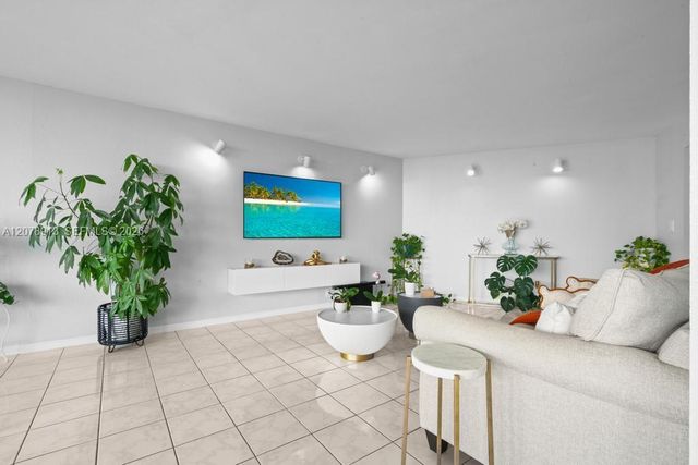 6901 Environ Boulevard 7F, Lauderhill, FL 33319