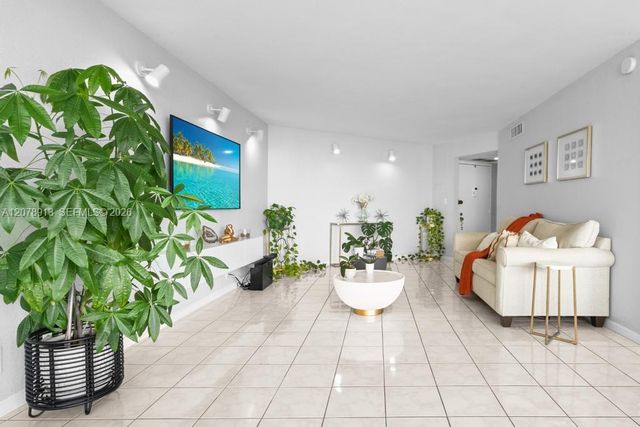 6901 Environ Boulevard 7F, Lauderhill, FL 33319
