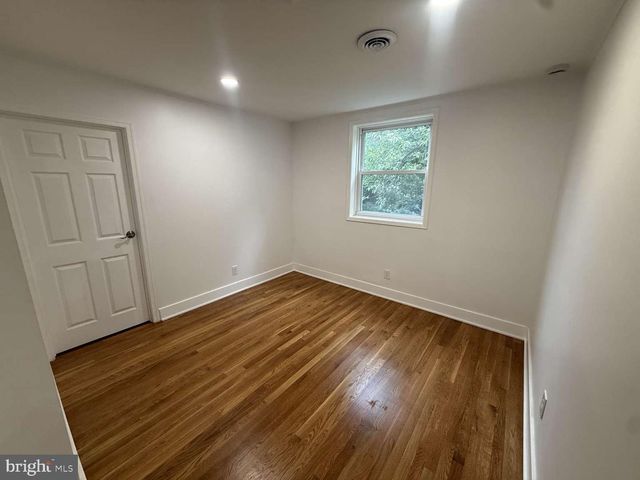 7949 ROLLING GREEN RD, Cheltenham, PA 19012