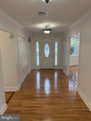 7949 ROLLING GREEN RD, Cheltenham, PA 19012