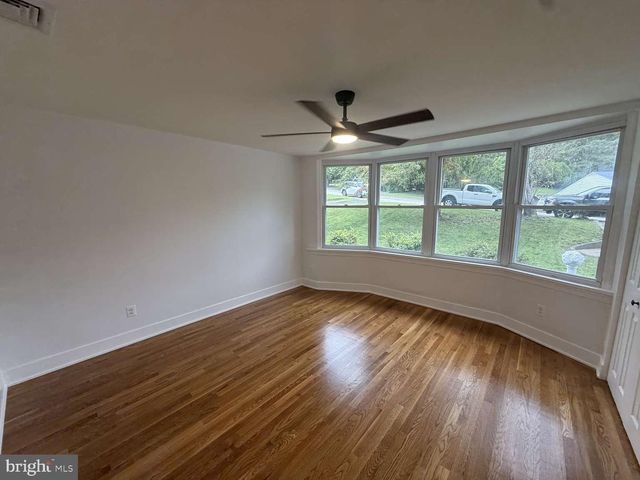 7949 ROLLING GREEN RD, Cheltenham, PA 19012
