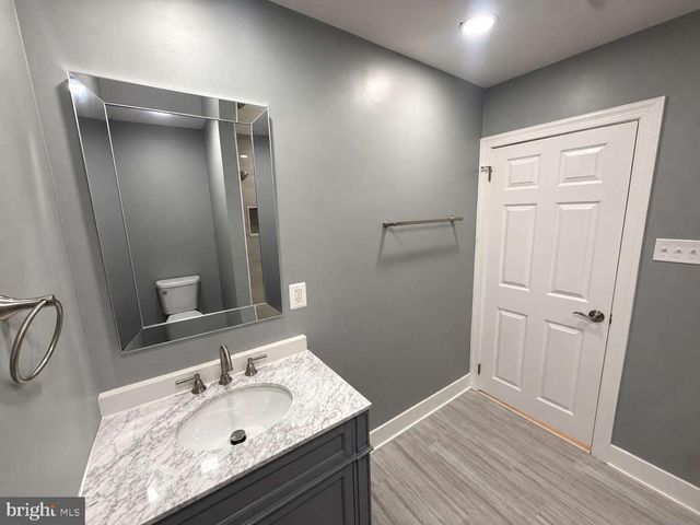 7949 ROLLING GREEN RD, Cheltenham, PA 19012