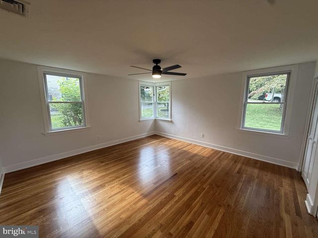 7949 ROLLING GREEN RD, Cheltenham, PA 19012
