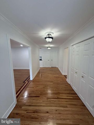 7949 ROLLING GREEN RD, Cheltenham, PA 19012