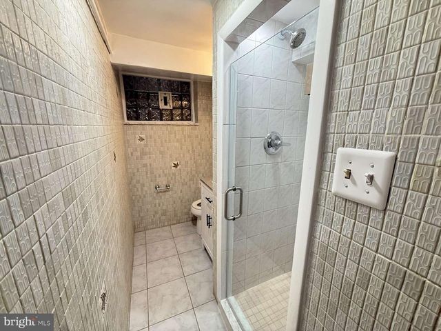 7949 ROLLING GREEN RD, Cheltenham, PA 19012