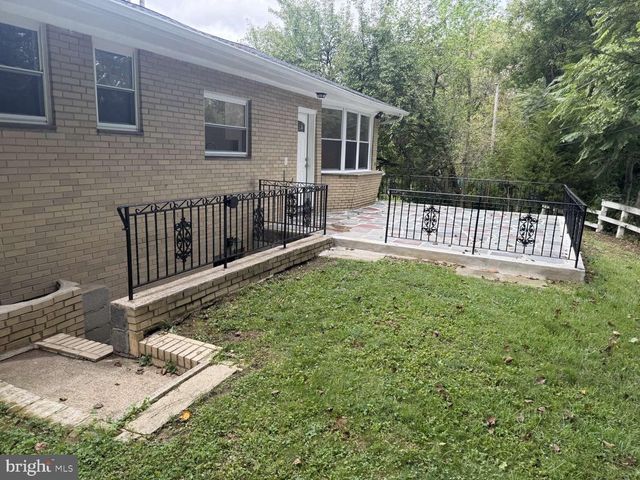 7949 ROLLING GREEN RD, Cheltenham, PA 19012