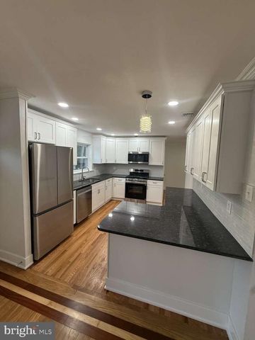 7949 ROLLING GREEN RD, Cheltenham, PA 19012