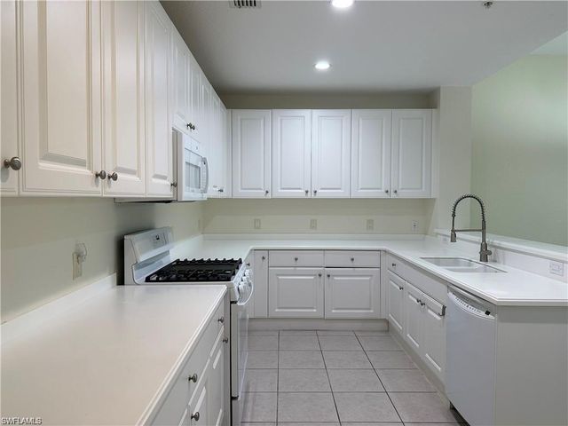 9202 Museo CIR 103, Naples, FL 34114