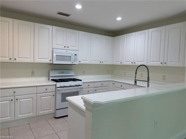 9202 Museo CIR 103, Naples, FL 34114