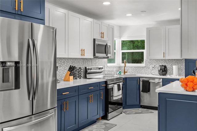 390 NW 40th St, Deerfield Beach, FL 33064