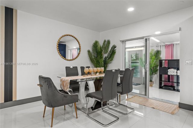 390 NW 40th St, Deerfield Beach, FL 33064