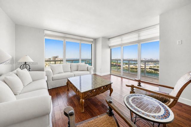 50 Biscayne Boulevard 4402, Miami, FL 33132