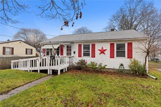 21 Helen Avenue, Coventry, RI 02816