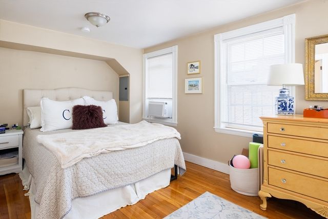 2 Derne Street, Boston, MA 02114