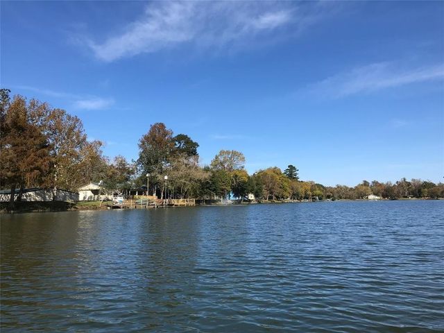 111 County Road 1333, Liberty, TX 77575