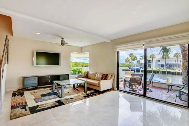 1005 Russell Drive 1, Highland Beach, FL 33487