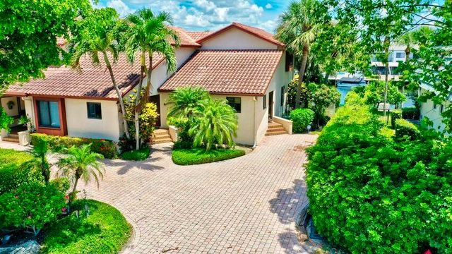 1005 Russell Drive 1, Highland Beach, FL 33487