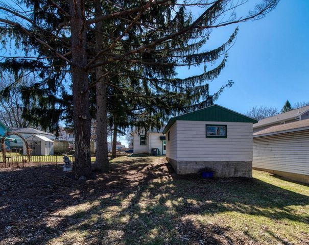 712 Hamilton AVENUE, Waukesha, WI 53186