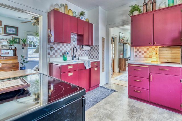 712 Hamilton AVENUE, Waukesha, WI 53186