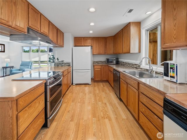 2901 Sun Mountain Drive, Enumclaw, WA 98022