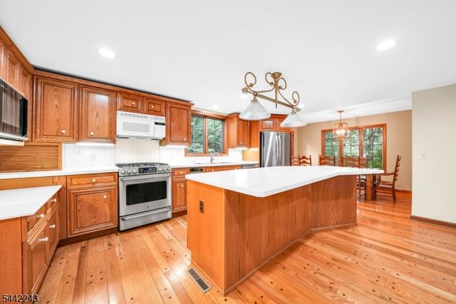 183 Harding Rd, Glen Rock Boro, NJ 07452