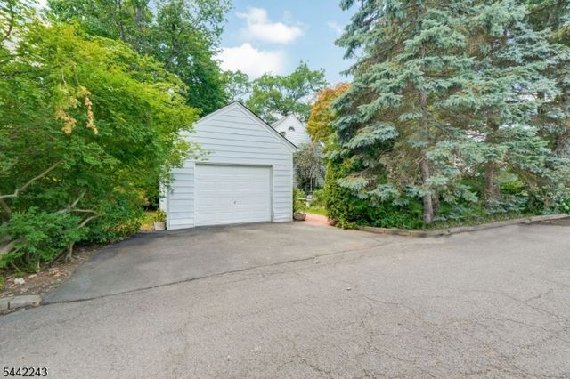 183 Harding Rd, Glen Rock Boro, NJ 07452
