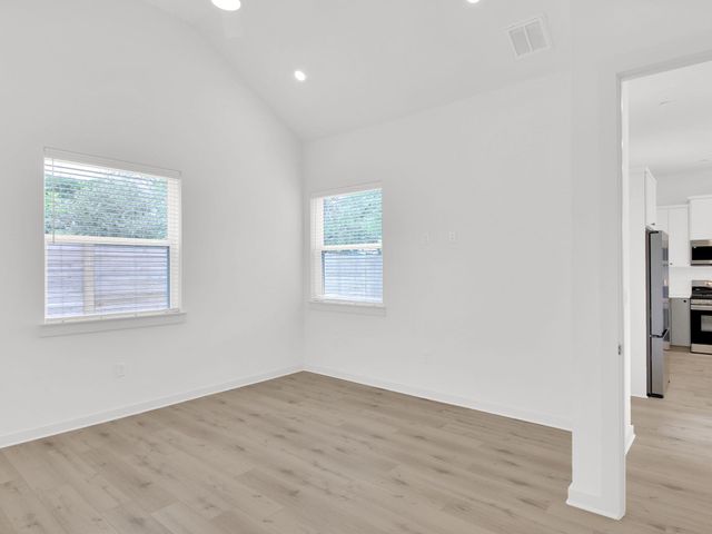 7208 Providence Ave 3, Austin, TX 78752