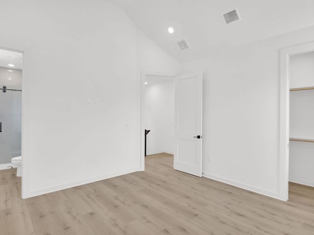 7208 Providence Ave 3, Austin, TX 78752