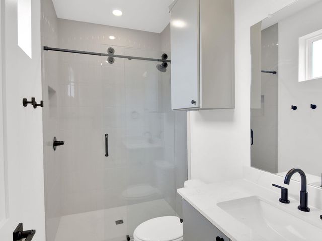 7208 Providence Ave 3, Austin, TX 78752