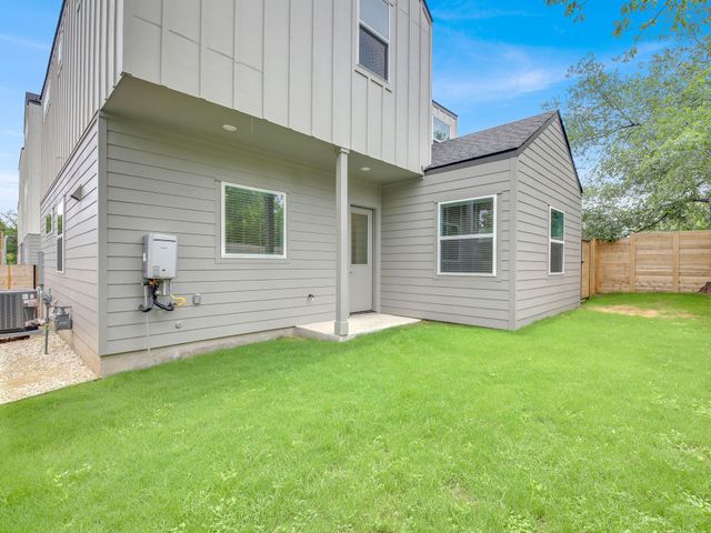 7208 Providence Ave 3, Austin, TX 78752