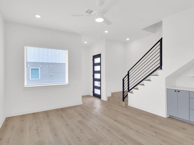 7208 Providence Ave 3, Austin, TX 78752
