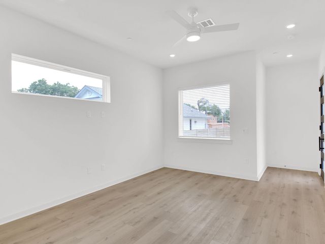7208 Providence Ave 3, Austin, TX 78752