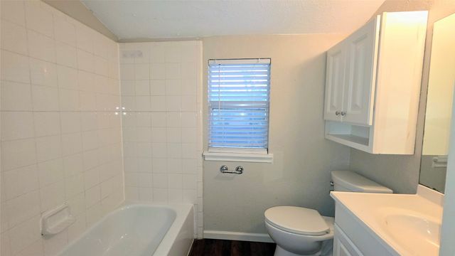 1814 Gravley Drive, Carrollton, TX 75006