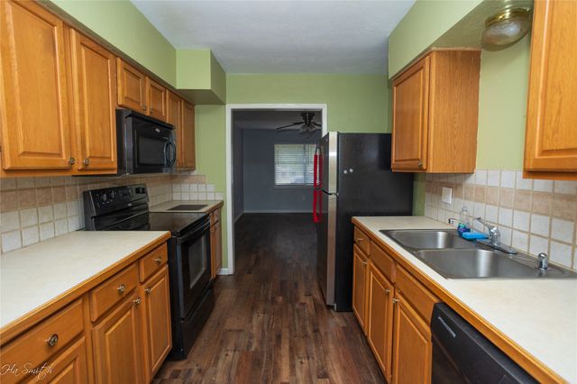 1814 Gravley Drive, Carrollton, TX 75006