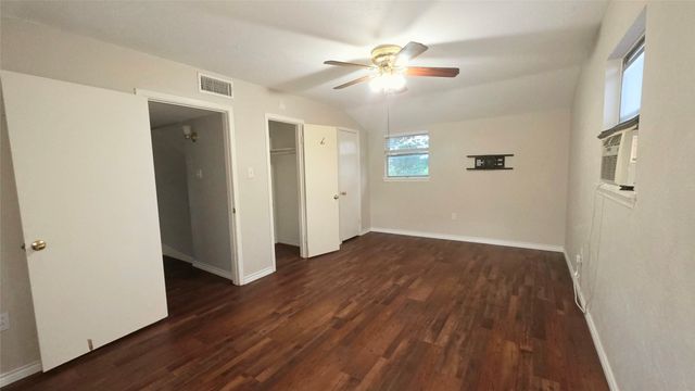 1814 Gravley Drive, Carrollton, TX 75006