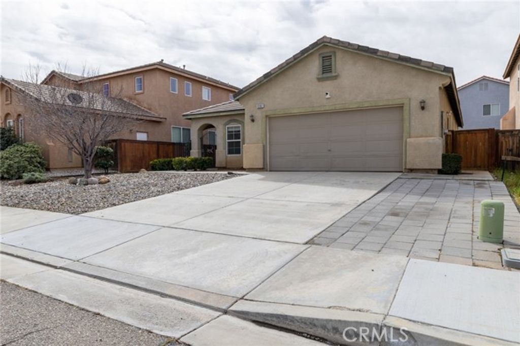 9382 Dragon Tree, Hesperia, CA 92344
