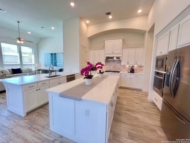 9904 Deidehban, Boerne, TX 78006