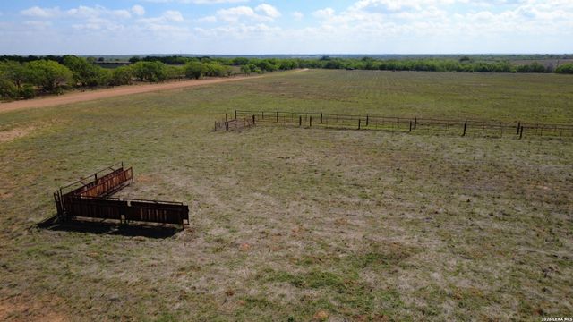3262 Cr 429, Pleasanton, TX 78064