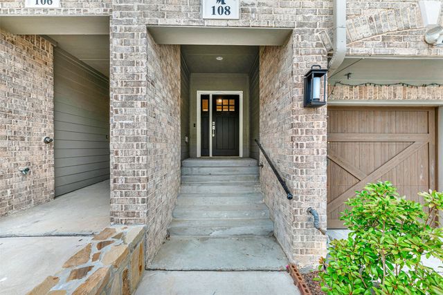 108 Canonbury Drive, Lewisville, TX 75067