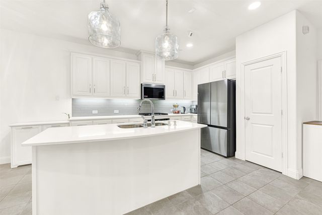 108 Canonbury Drive, Lewisville, TX 75067