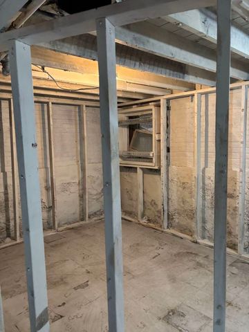 6331 S Winchester Avenue, Chicago, IL 60636