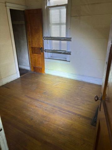 6331 S Winchester Avenue, Chicago, IL 60636